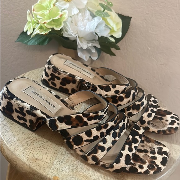 ANTONIO MELANI Shoes - Antonio Melani Brown & Black Leather Sandals Strappy Slip-On Size 8.5